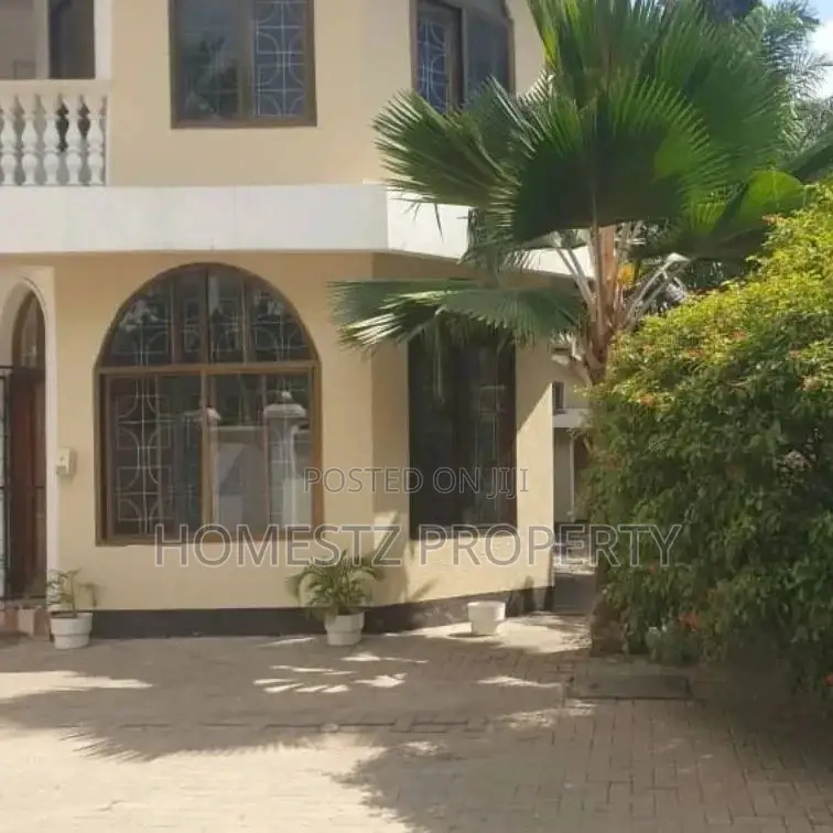4bdrm House in Mikochen B, Kinondoni for sale in Kinondoni