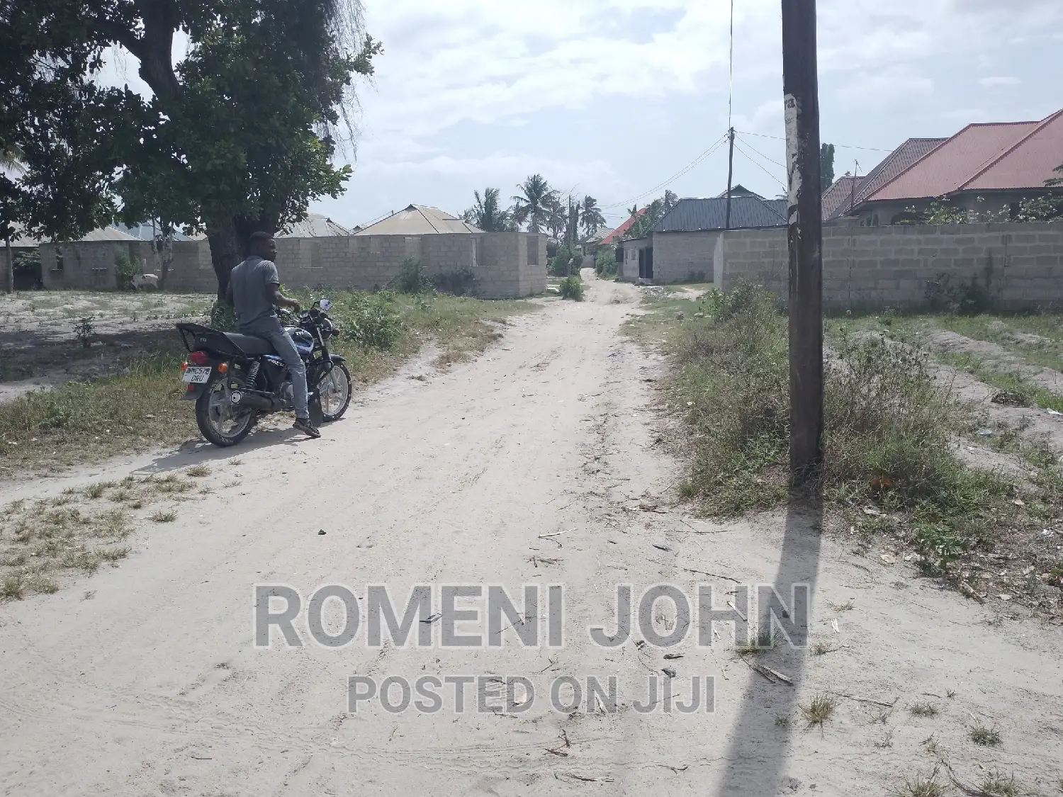 Eneo Sqmita 400 Linauzwa Milioni 3.5ukonga Majohe Rada. in Ilala
