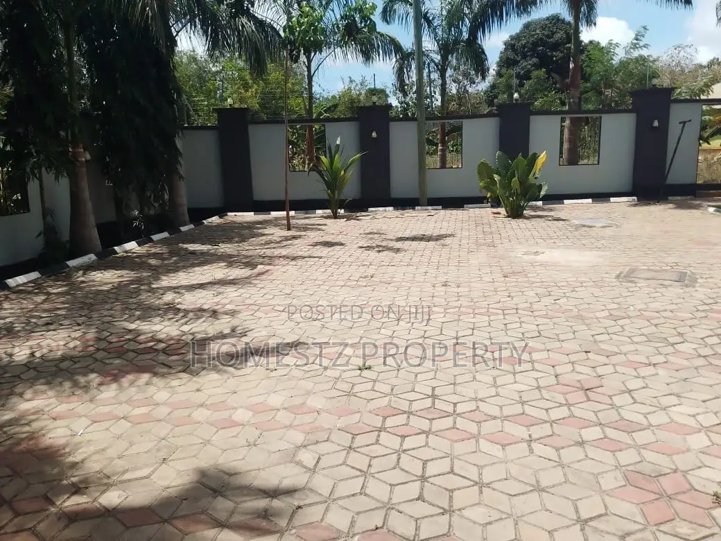 4bdrm House in Bunju, Kinondoni for sale in Kinondoni