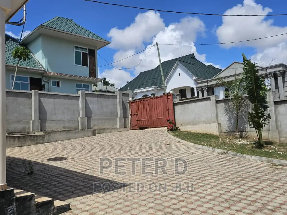 3bdrm House in Goba for sale in Goba