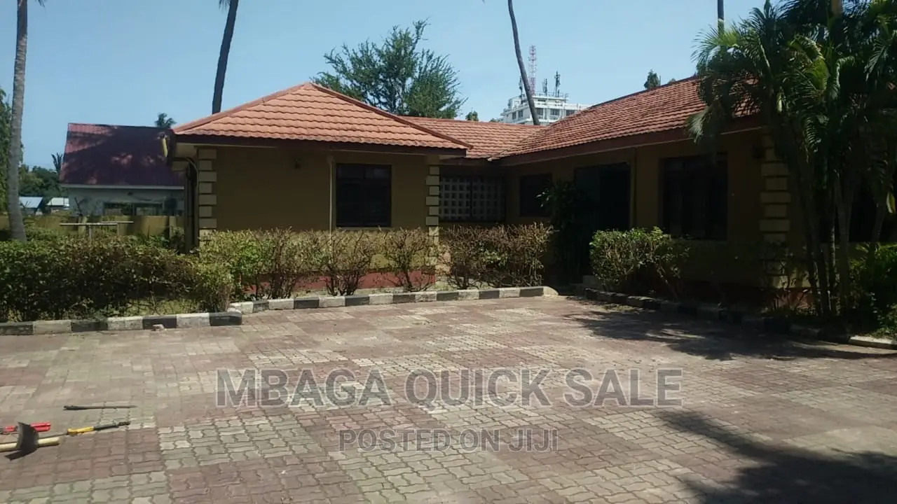 4bdrm Bungalow in Mbagaestate, Kinondoni for sale in Kinondoni