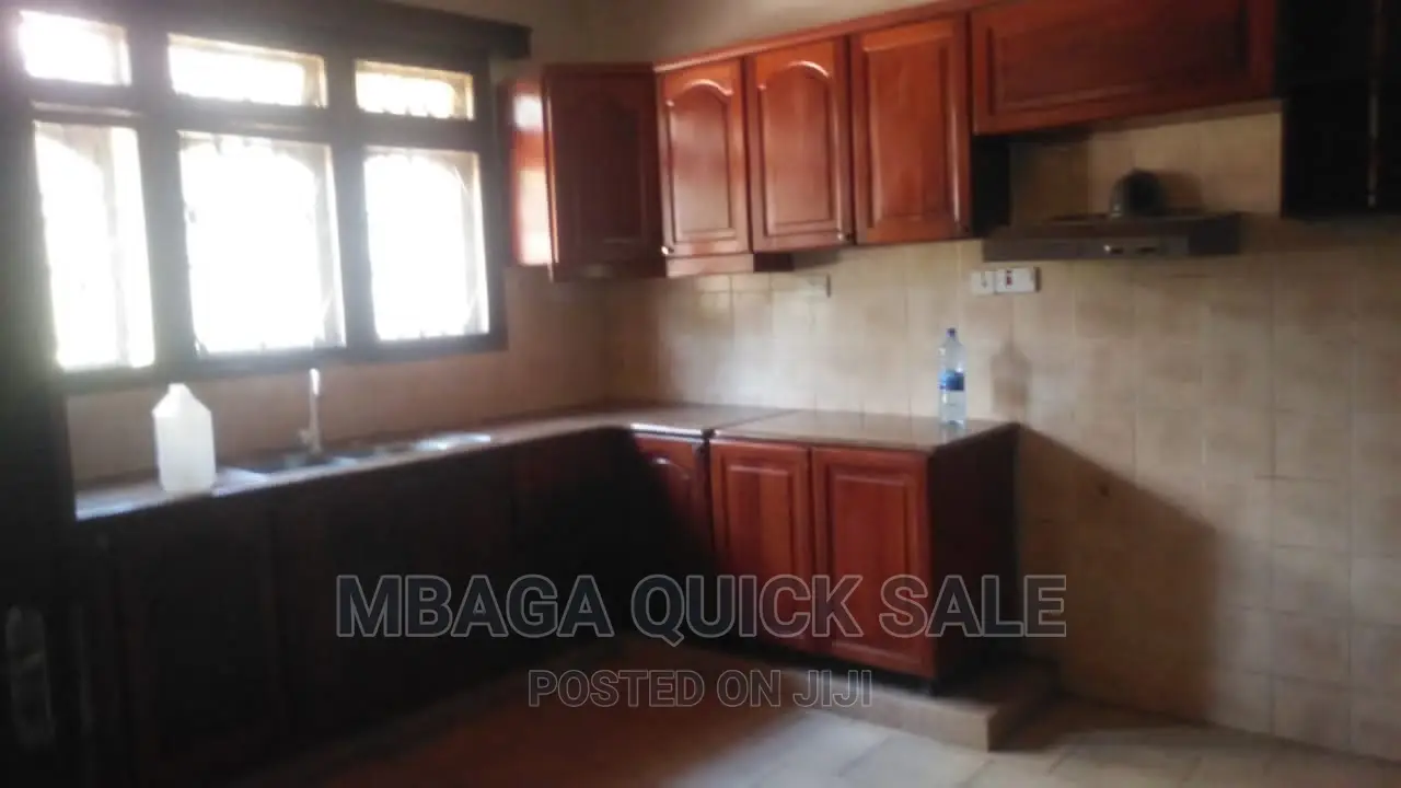 4bdrm Bungalow in Mbagaestate, Kinondoni for sale in Kinondoni