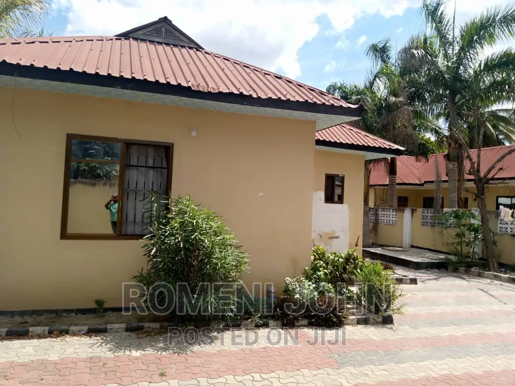 11bdrm House in Tanzania Dsm Ukonga, Ilala for sale in Ilala