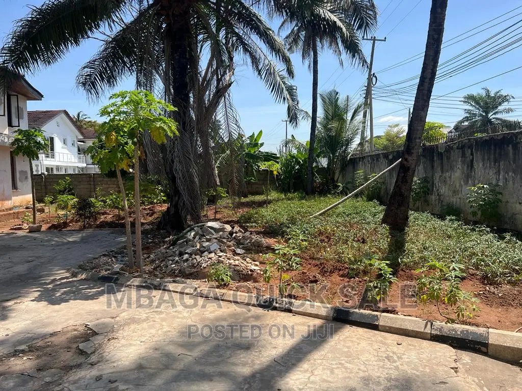8bdrm Bungalow in Mbagaestate, Mikocheni for rent in Mikocheni