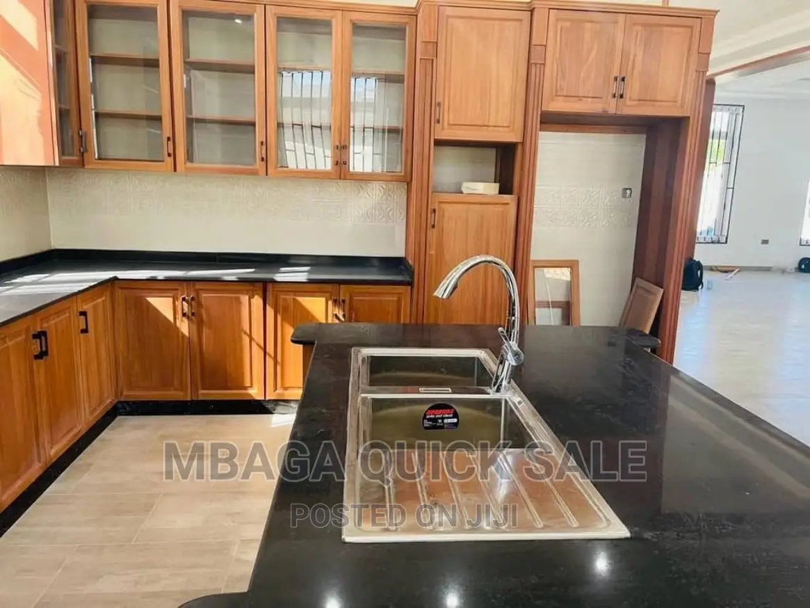 5bdrm House in Mbaga Estate, Kunduchi for sale in Kunduchi