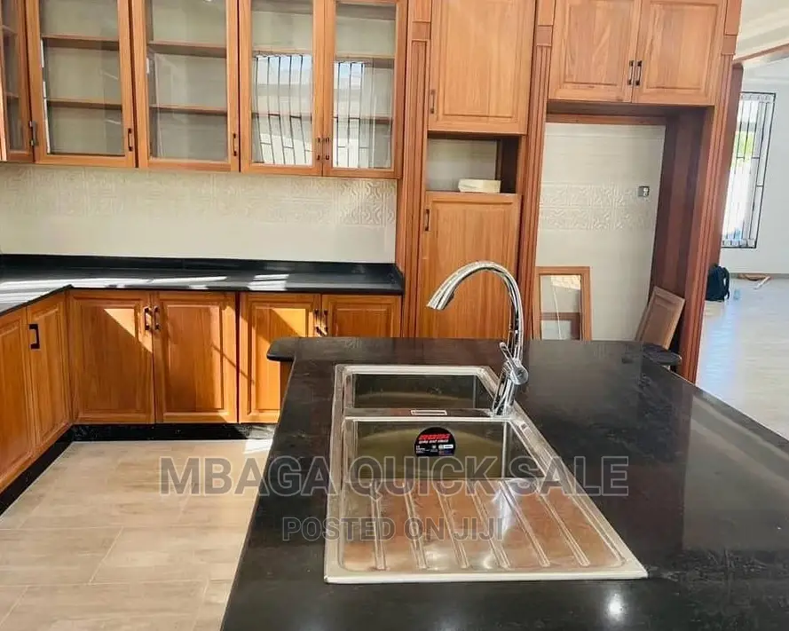 5bdrm House in Mbaga Estate, Kunduchi for sale in Kunduchi