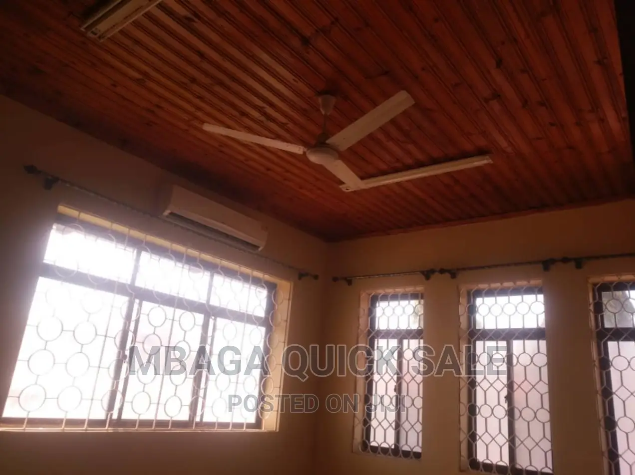 12bdrm House in Mbaga Estate, Oyster Bay for rent in Oyster Bay