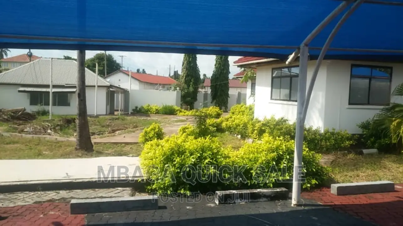 12bdrm House in Mbaga Estate, Oyster Bay for rent in Oyster Bay