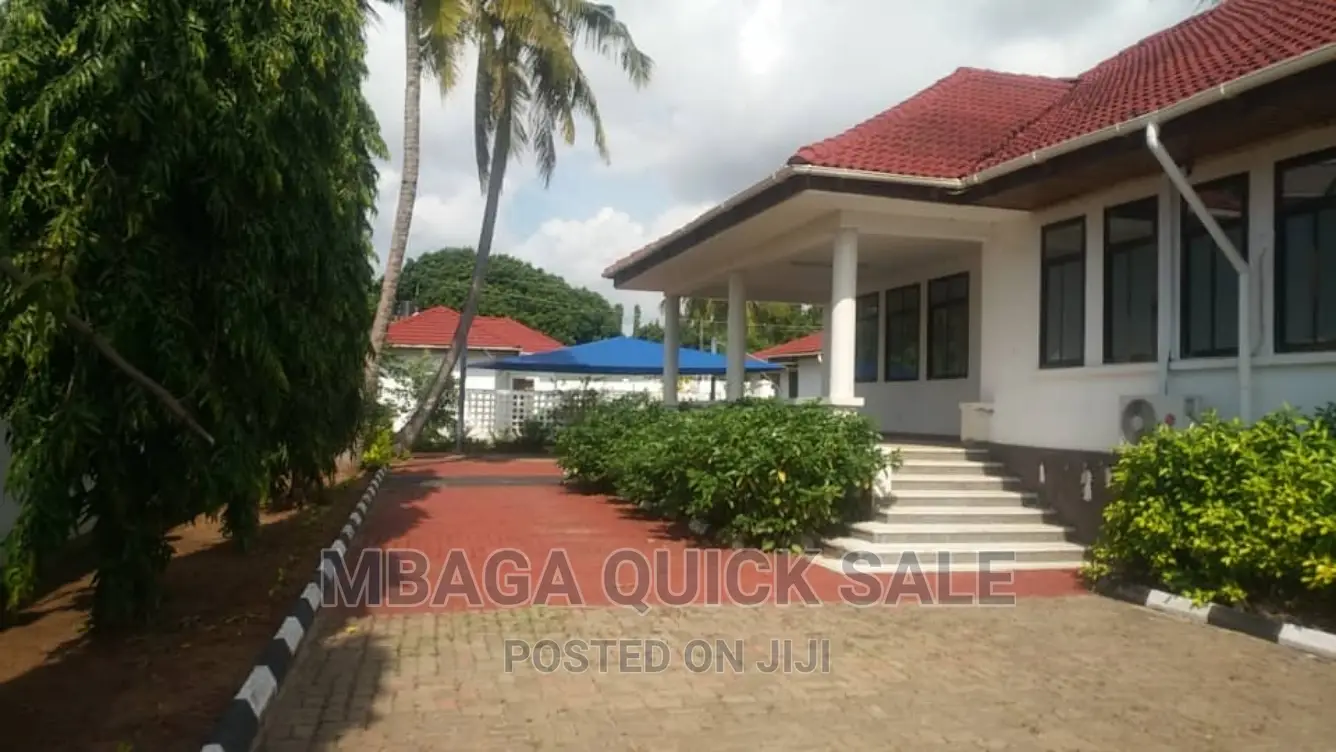 12bdrm House in Mbaga Estate, Oyster Bay for rent in Oyster Bay