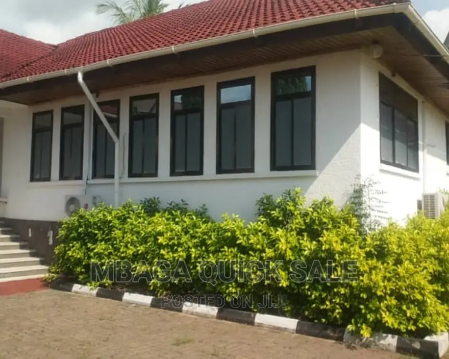 12bdrm House in Mbaga Estate, Oyster Bay for rent in Oyster Bay