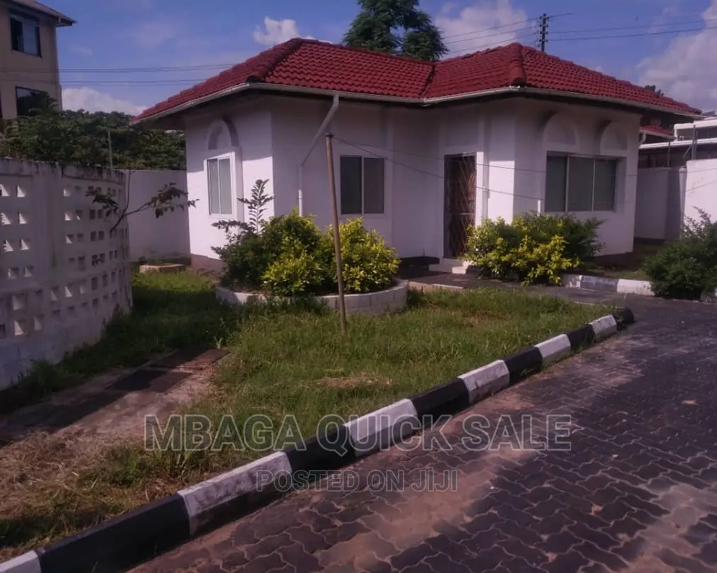 12bdrm House in Mbaga Estate, Oyster Bay for rent in Oyster Bay