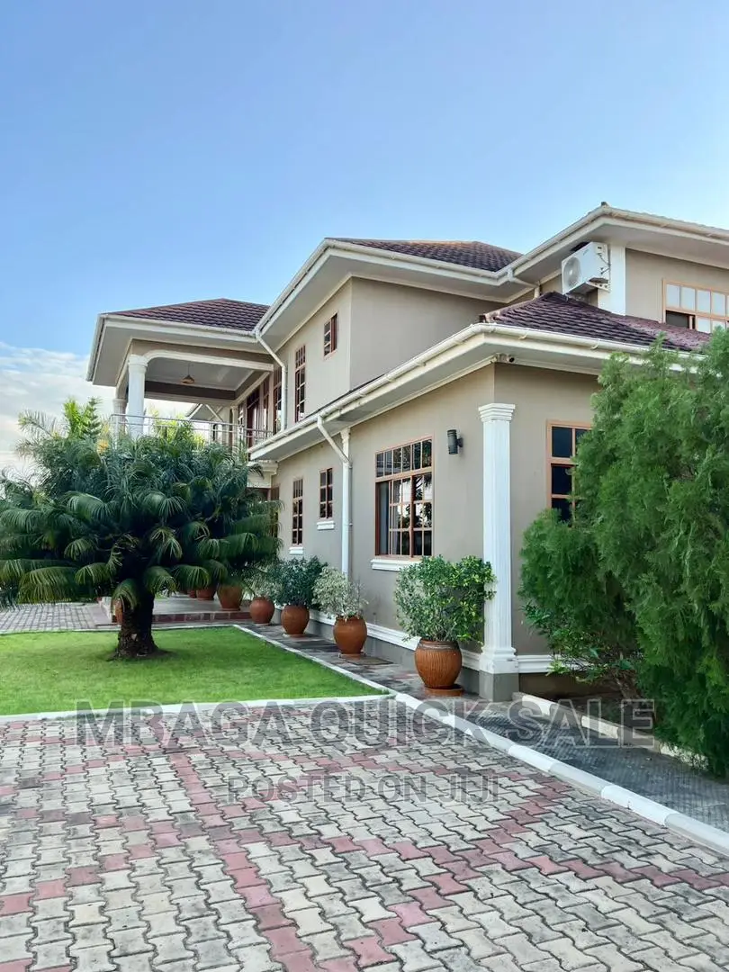 5bdrm House in Bunju for sale in Bunju