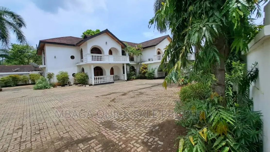10bdrm House in Regent Estate, Mikocheni for rent in Mikocheni