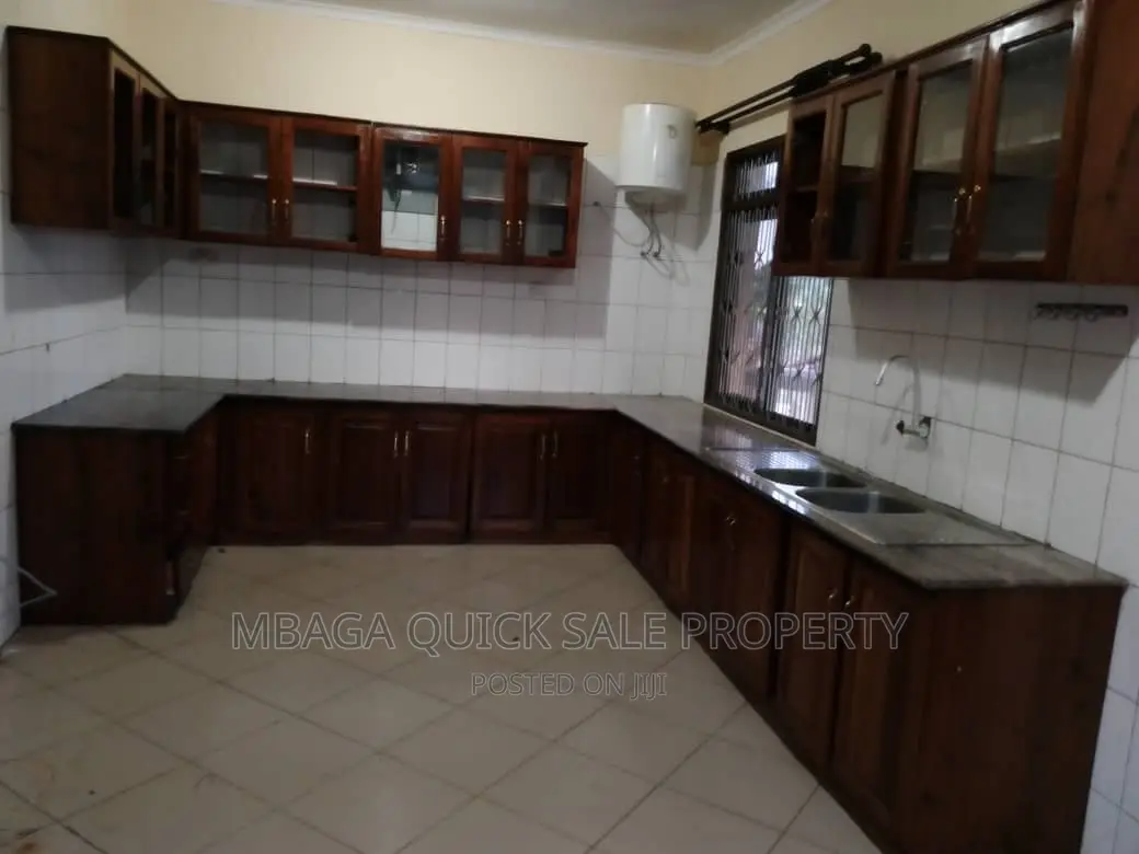 10bdrm House in Mikocheni Kwa  for rent in Mikocheni
