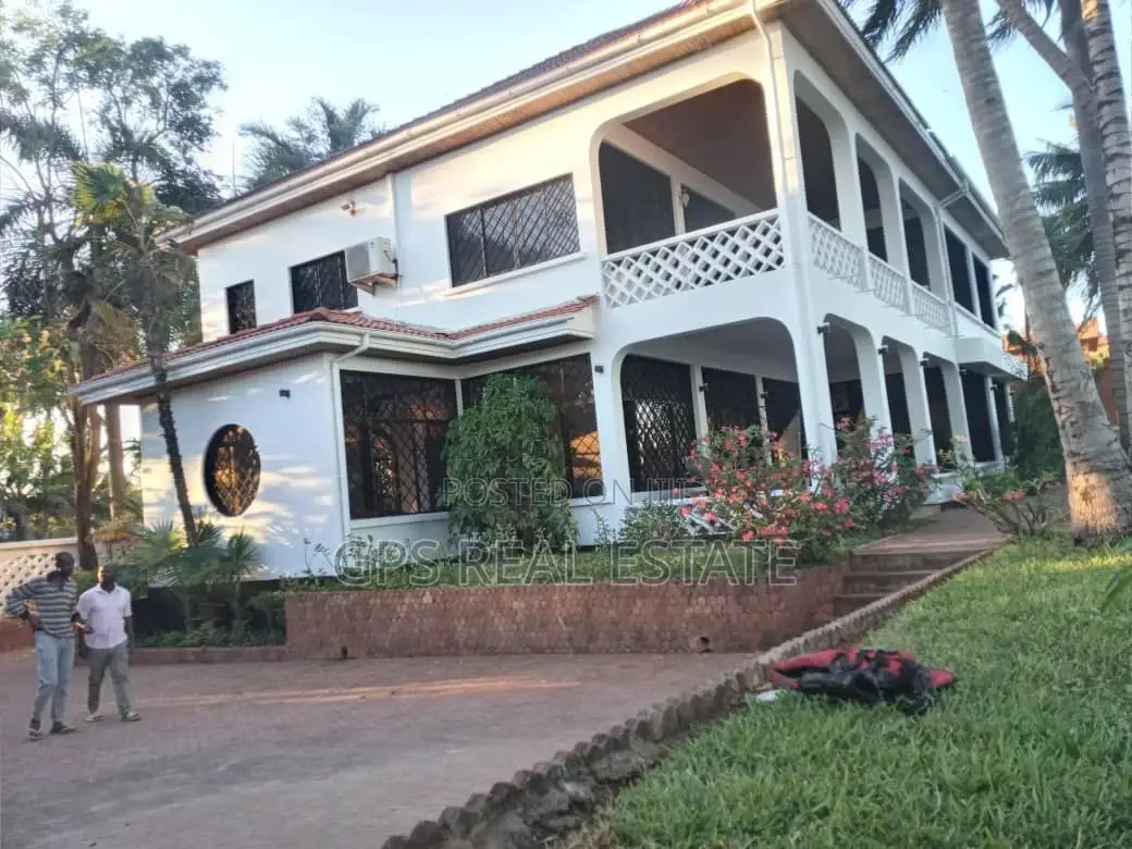 6bdrm Mansion in Mbezi Beach Rainbow, Kinondoni for sale in Kinondoni