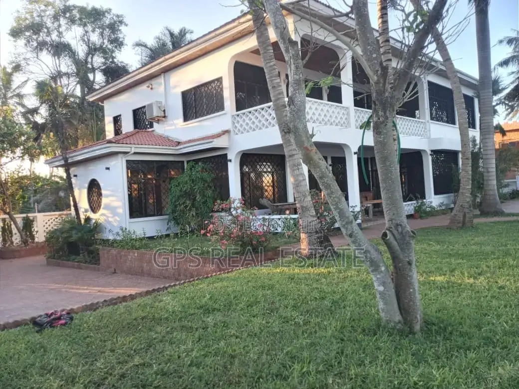 6bdrm Mansion in Mbezi Beach Rainbow, Kinondoni for sale in Kinondoni