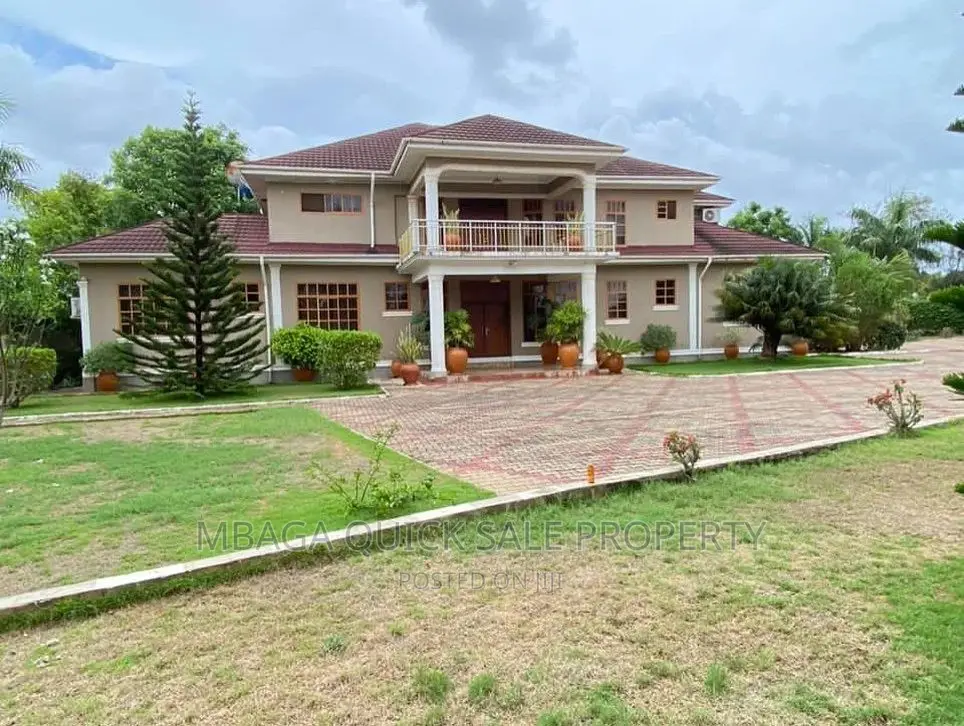 5bdrm House in Mbaga Estate, Bunju for sale in Bunju