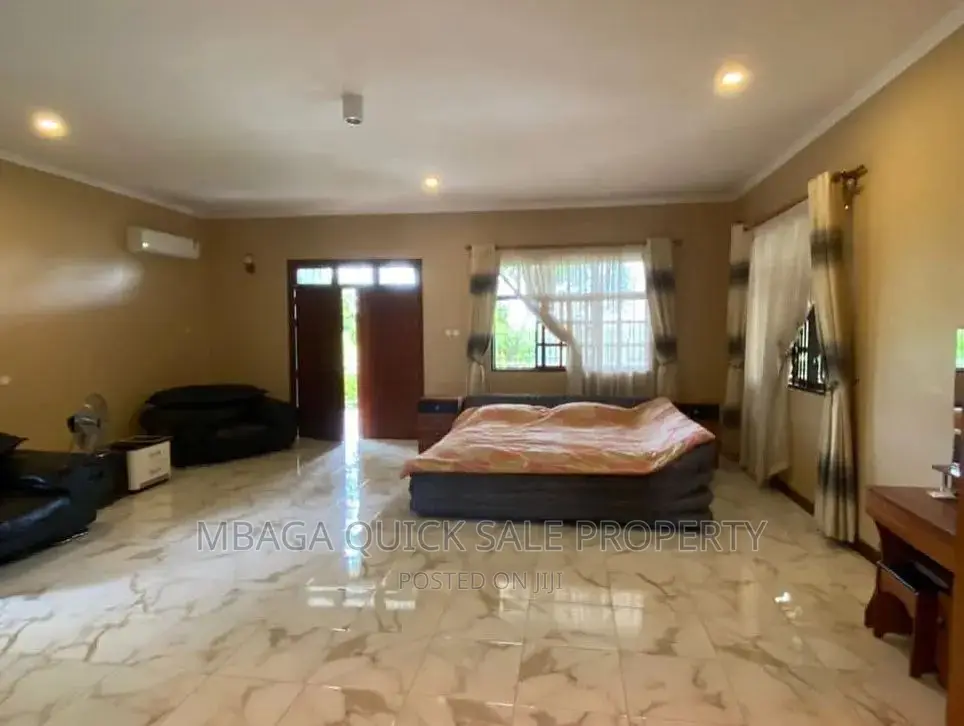 5bdrm House in Mbaga Estate, Bunju for sale in Bunju