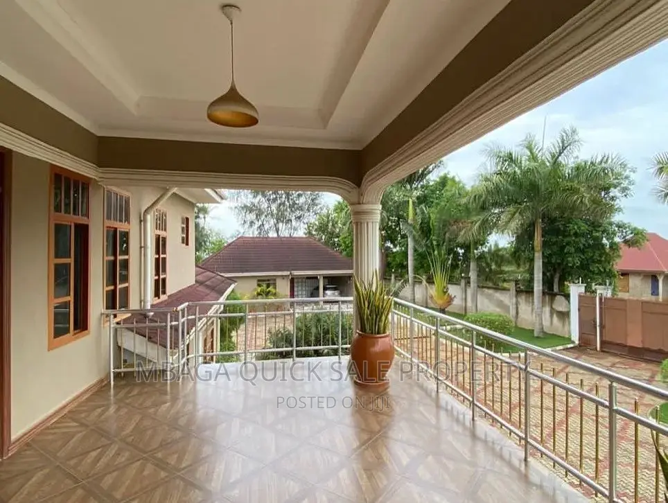 5bdrm House in Mbaga Estate, Bunju for sale in Bunju