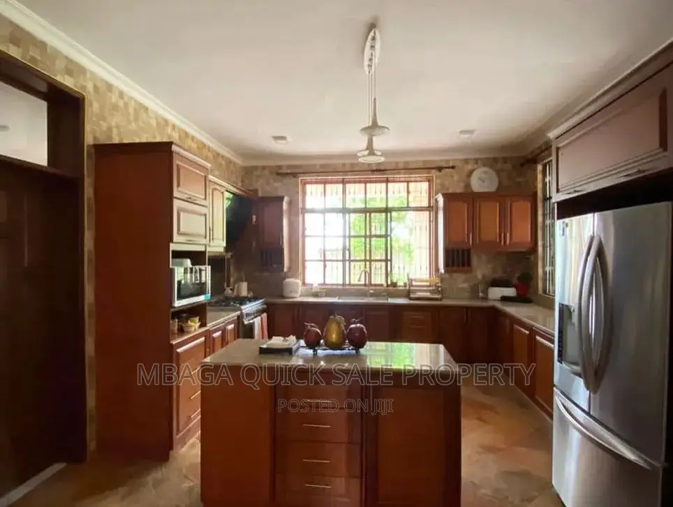 5bdrm House in Mbaga Estate, Bunju for sale in Bunju