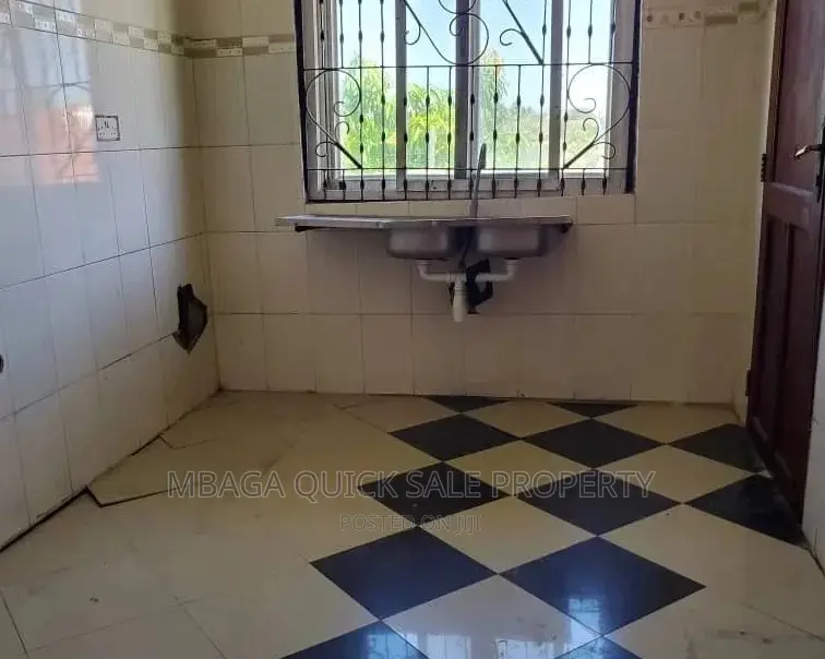 4bdrm House in Mbaga Estate, Bunju for sale in Bunju