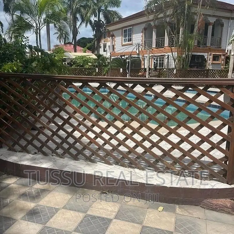 4bdrm Duplex in Msasani Penisula, Kinondoni for sale in Kinondoni