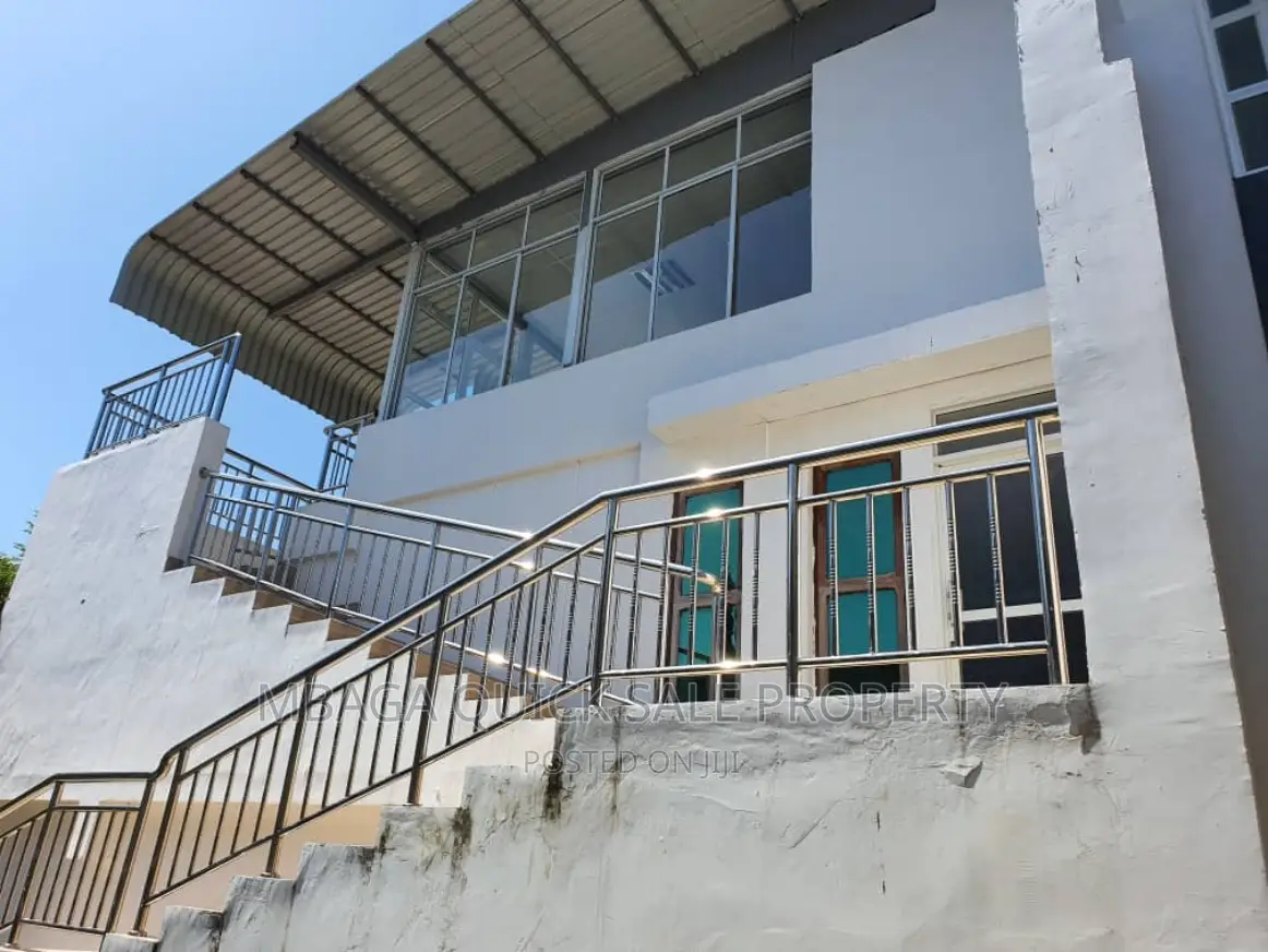 5bdrm House in Up A Game Near, Upanga West for rent in Upanga West