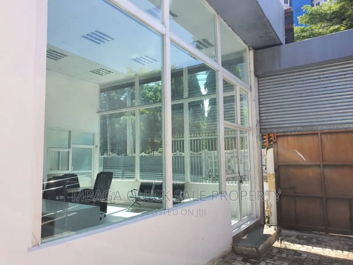 5bdrm House in Up A Game Near, Upanga West for rent in Upanga West
