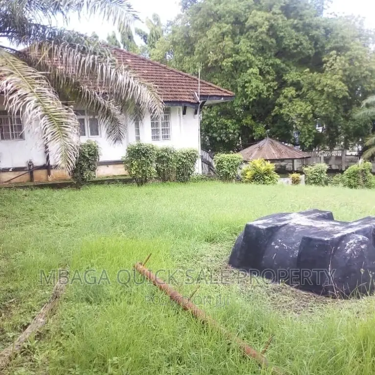 Furnished 5bdrm House in Ada Estate for sale in Ada Estate