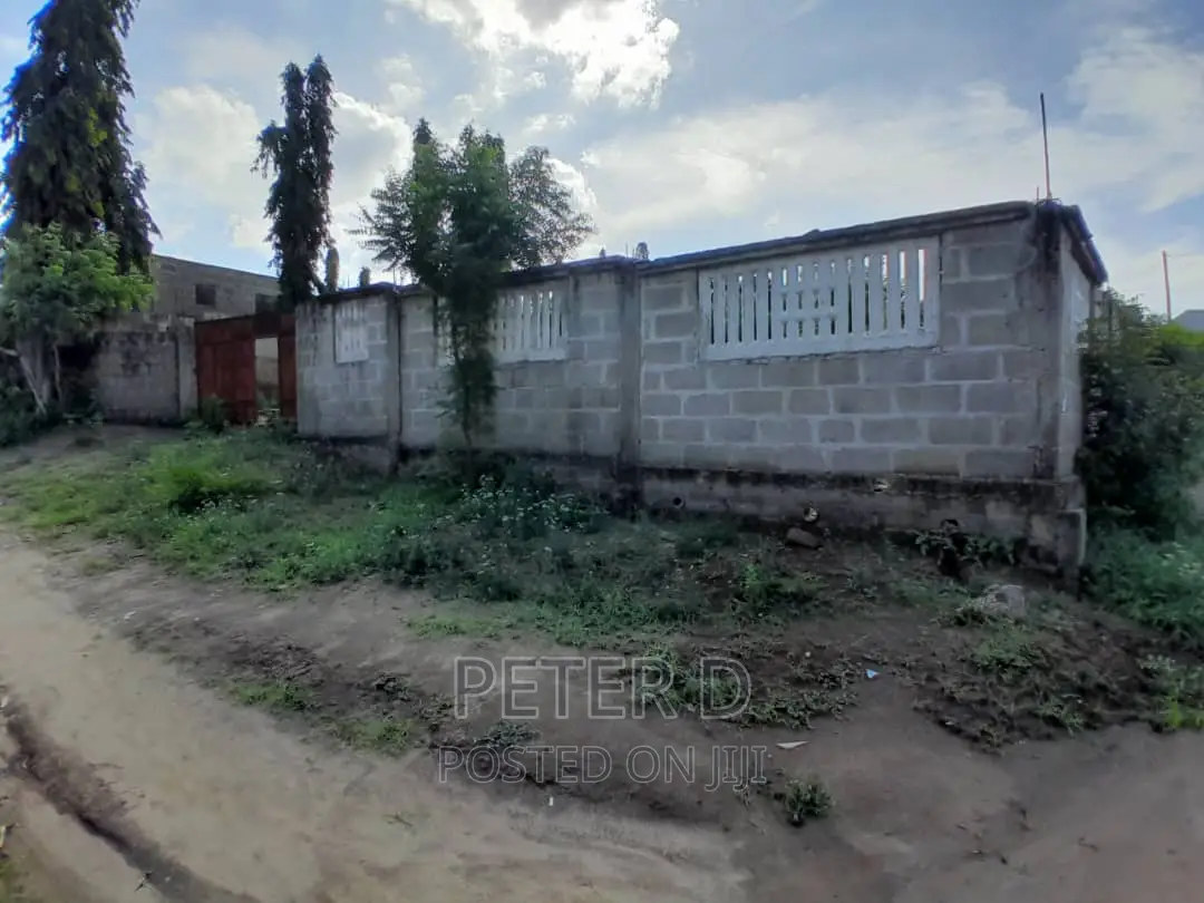 Kiwanja Chenye Fence in Mbezi