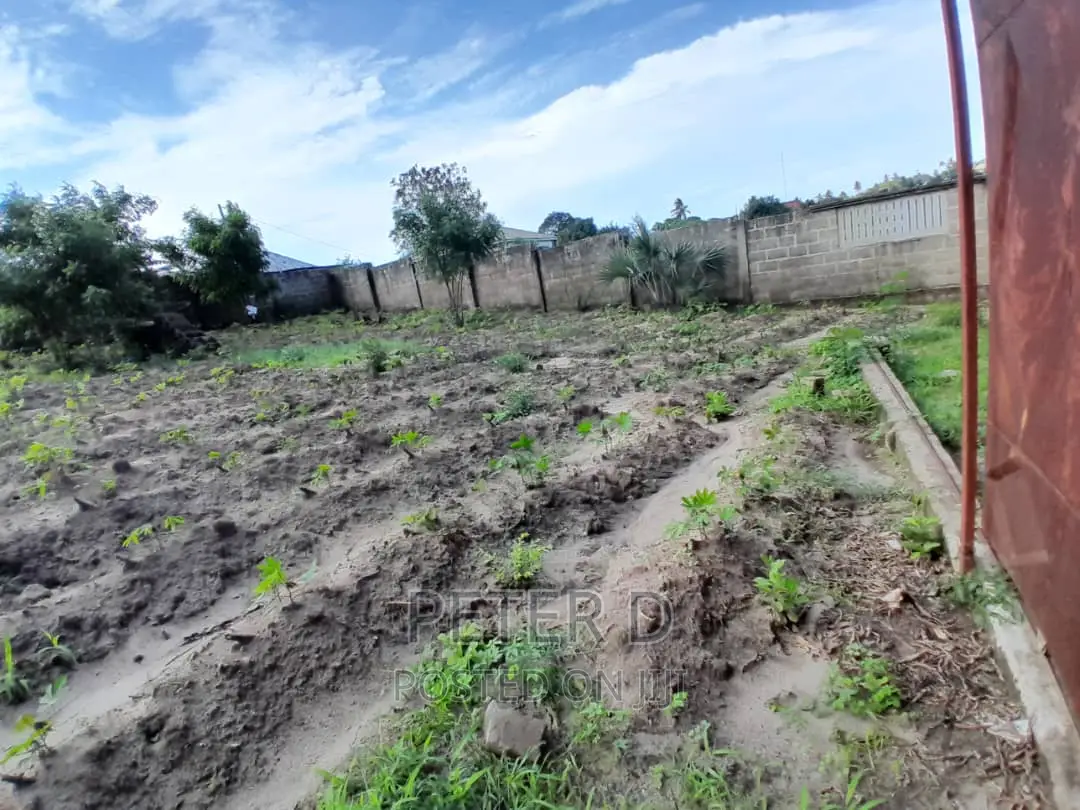 Kiwanja Chenye Fence in Mbezi