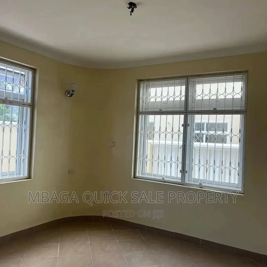 Warehouse for Rent at Boko 400sqm TSH 2.5m in Bokwa