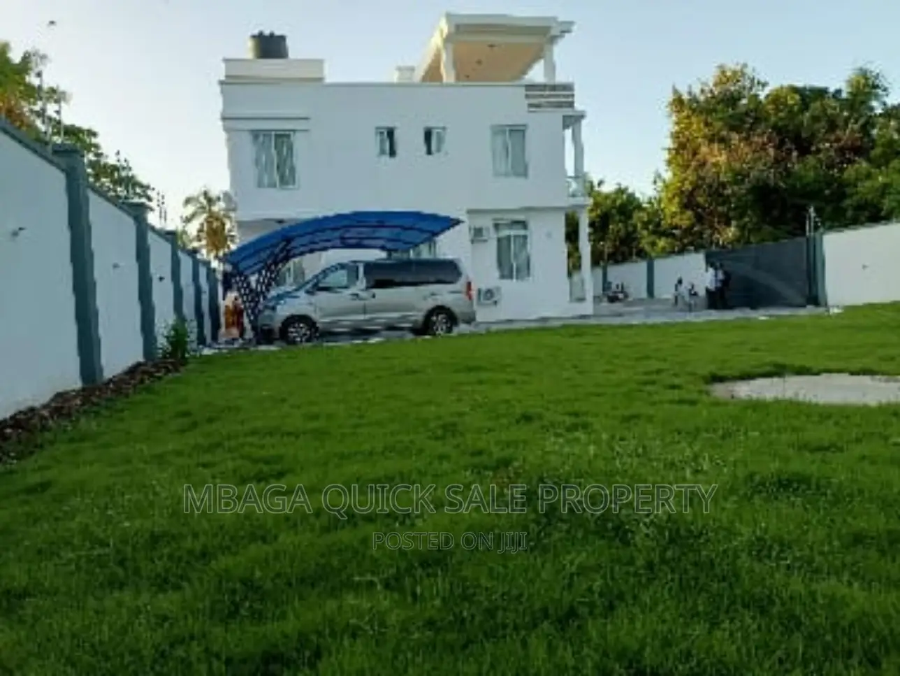 8bdrm Apartment in Mbezi Beach for sale in Mbezi Beach