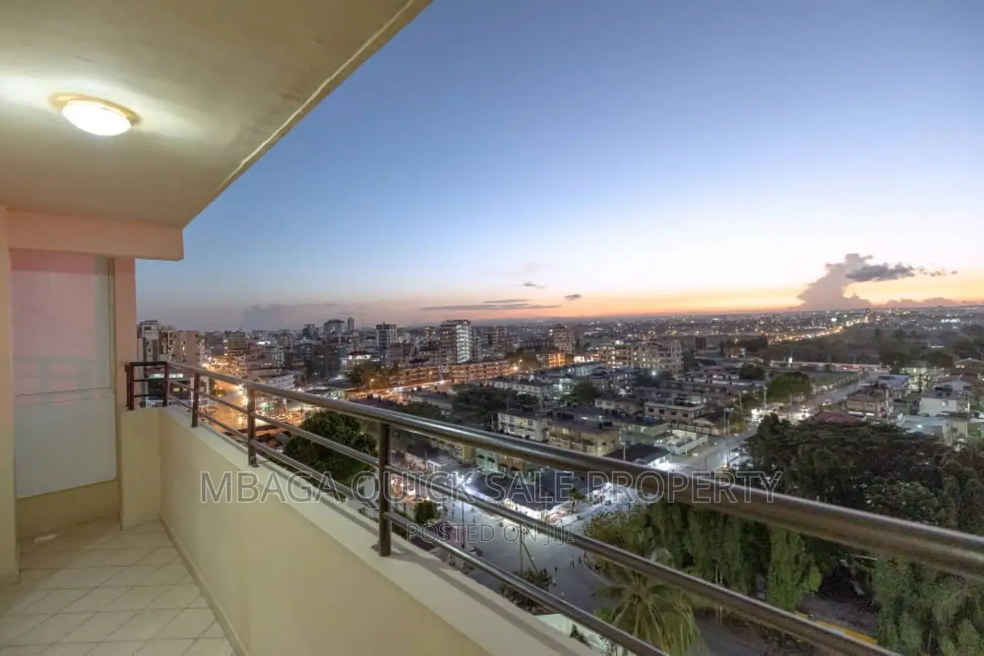 3bdrm Apartment in Upanga for sale in Upanga West