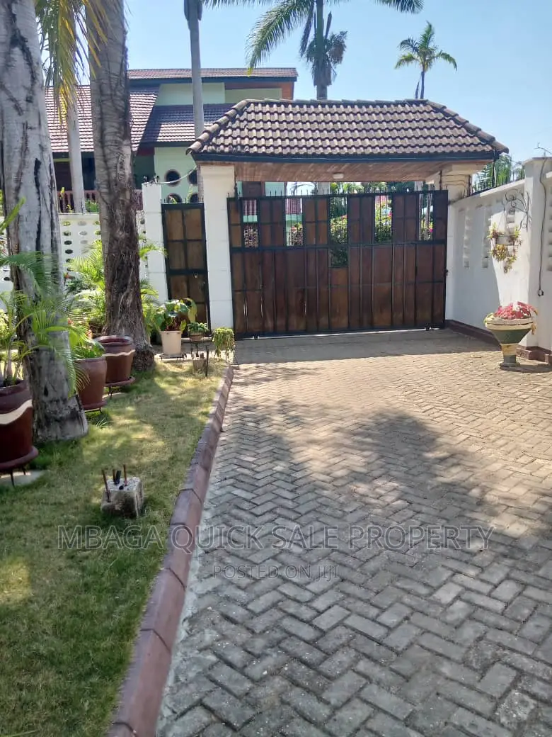 5bdrm House in Mbezi Beach  for sale in Mbezi Beach