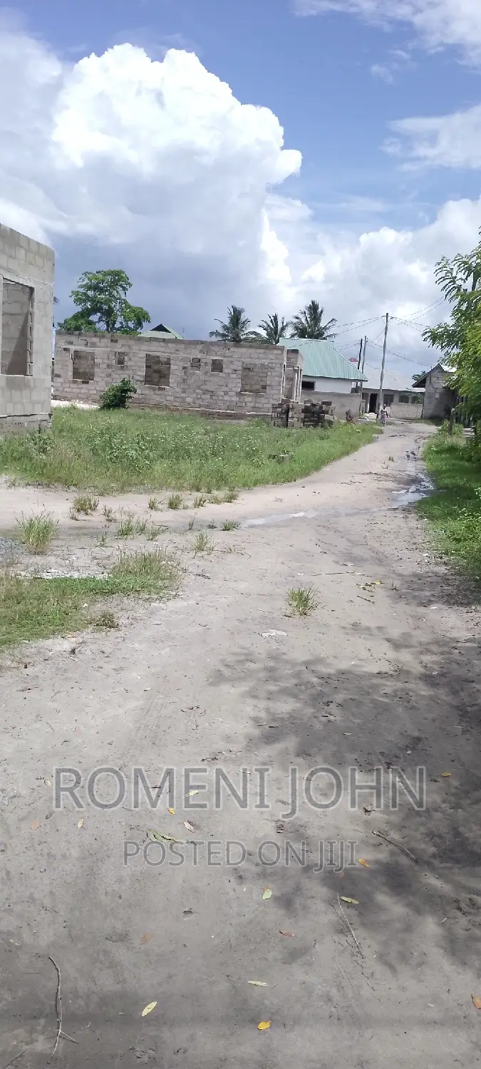 Eneo La Kibiashara Na Makazi Linauzwa Ml 16.5 Majohe Rada. in Ilala