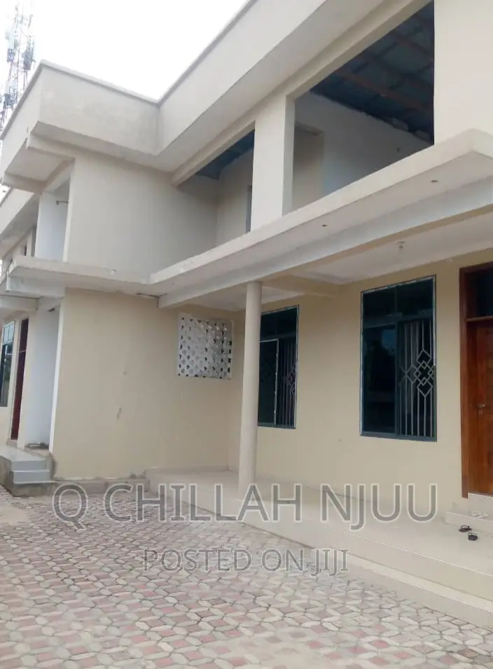 8bdrm Apartment in Ununio Estate, Kinondoni for sale in Kinondoni