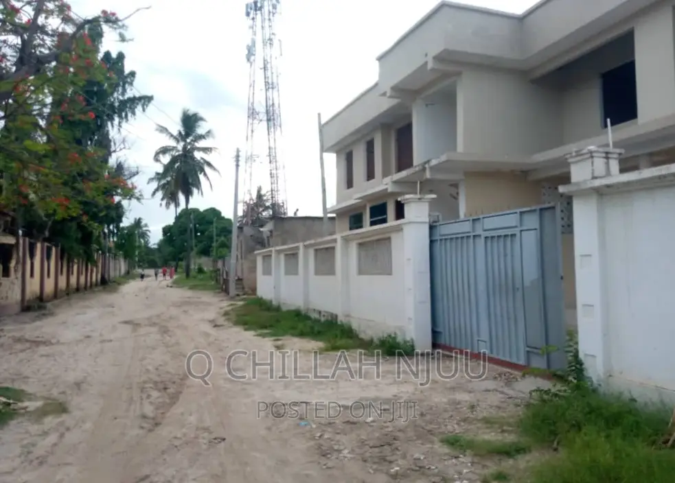 8bdrm Apartment in Ununio Estate, Kinondoni for sale in Kinondoni