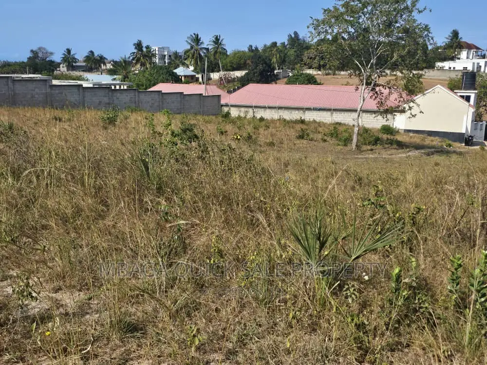 Plot Inauzwa Goba Center in Goba