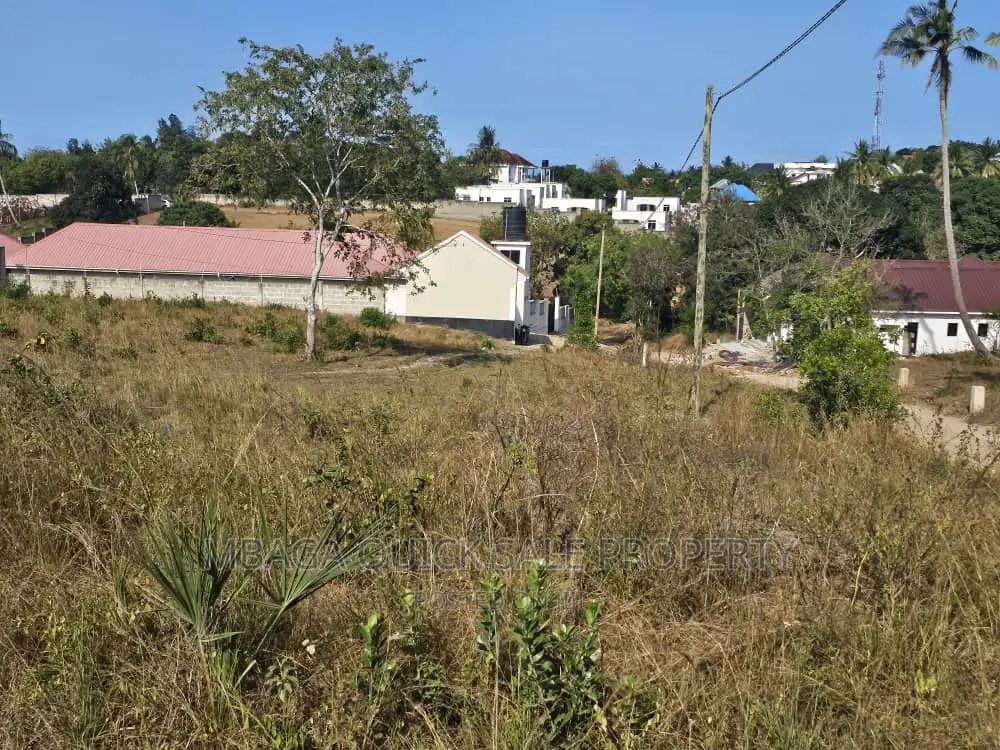 Plot Inauzwa Goba Center in Goba