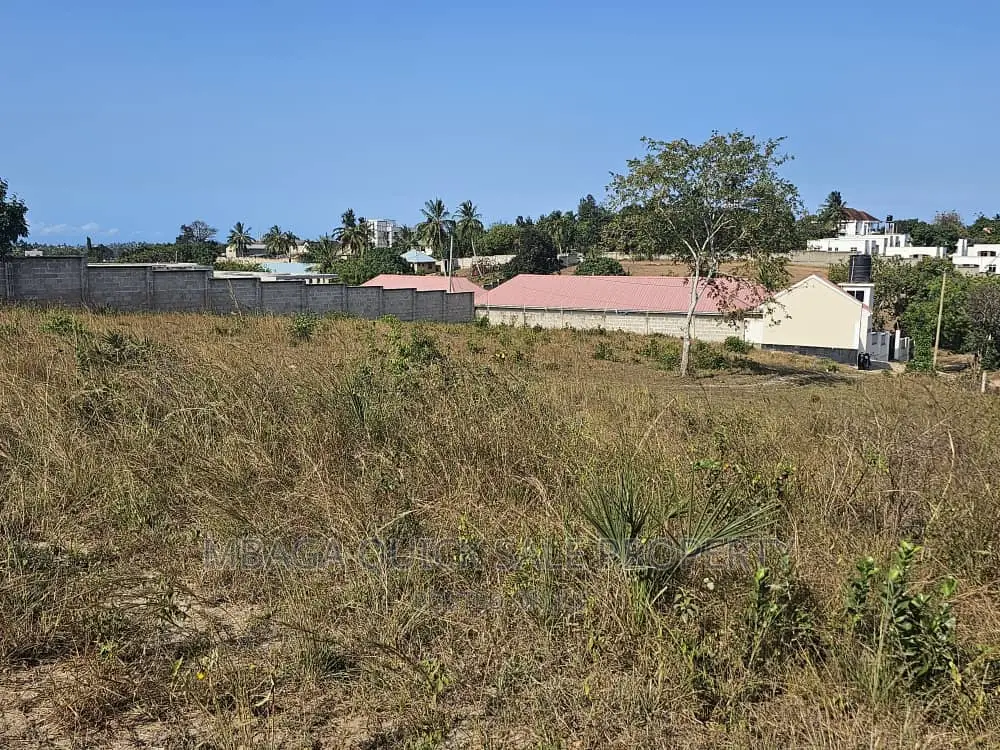 Plot Inauzwa Goba Center in Goba