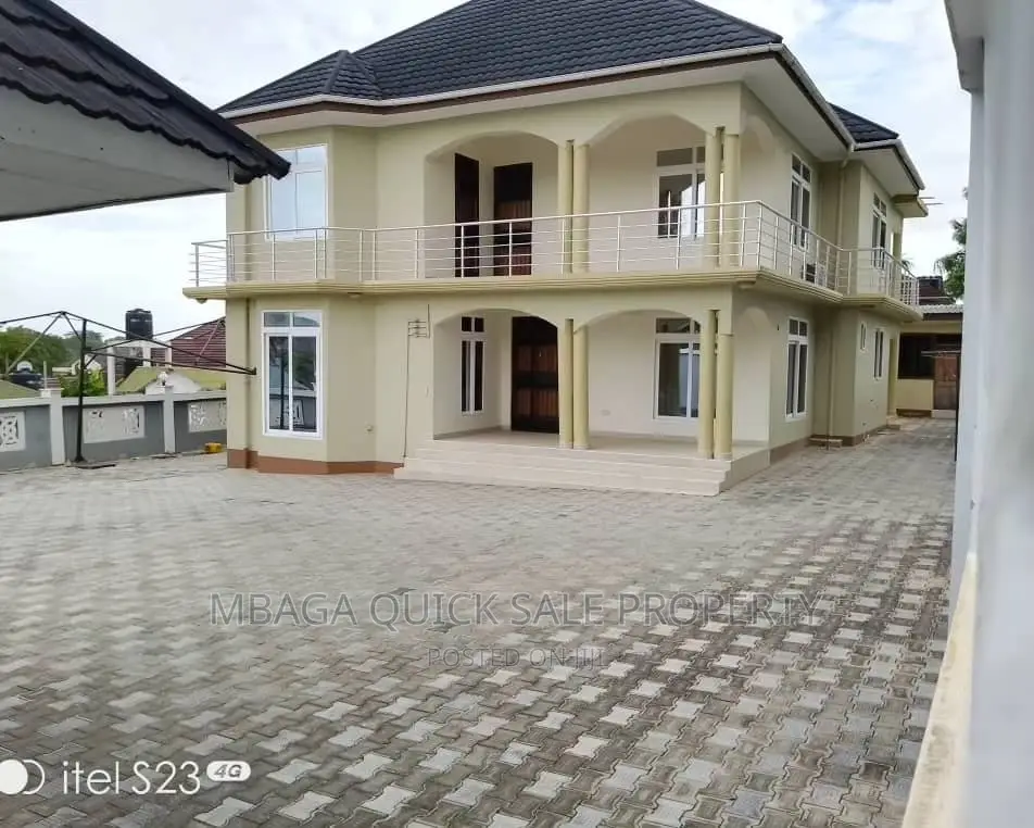 6bdrm House in Bunju for sale in Bunju