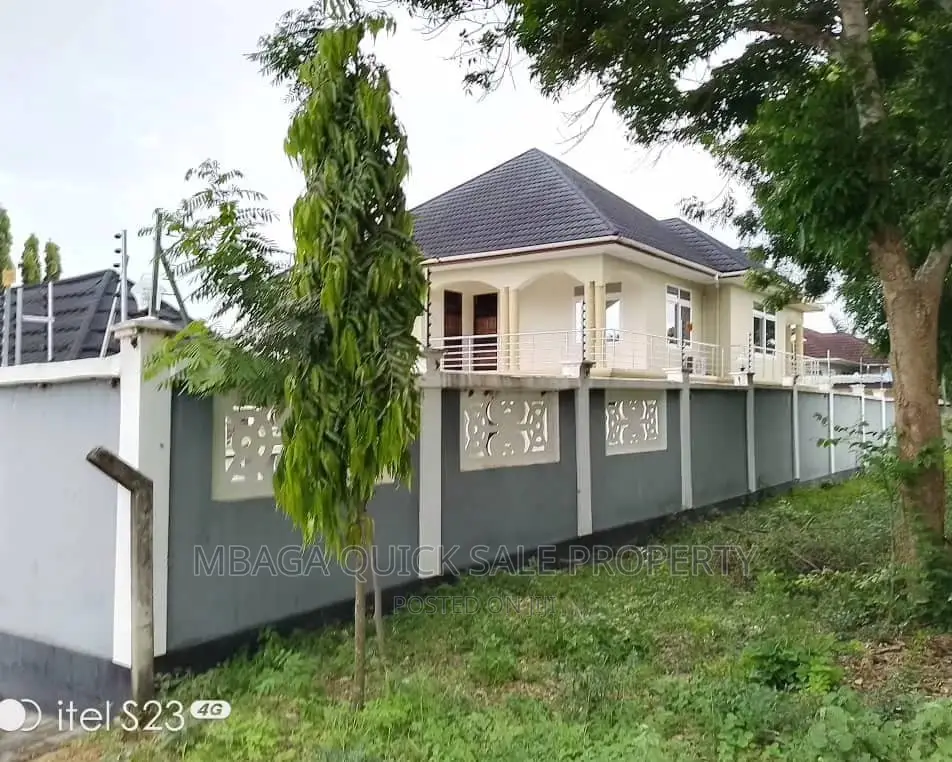 6bdrm House in Bunju for sale in Bunju