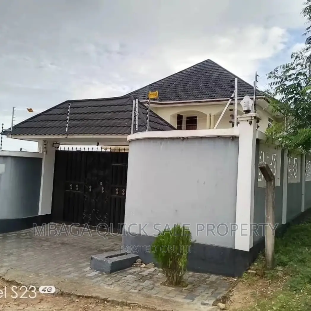 6bdrm House in Bunju for sale in Bunju