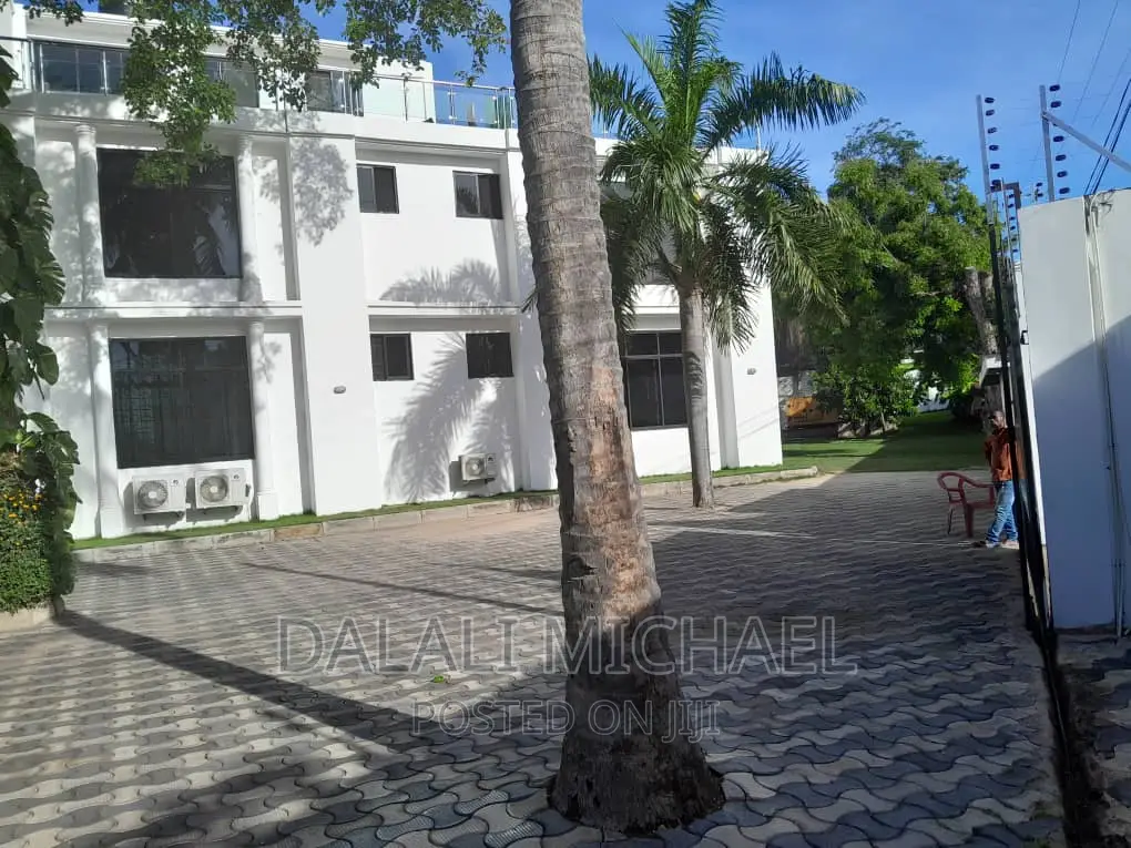 Furnished 5bdrm Bungalow in Oysterbay for rent in Oyster Bay