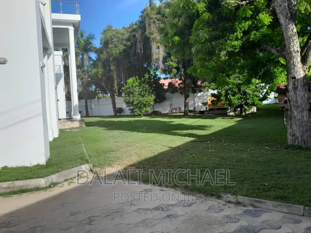 Furnished 5bdrm Bungalow in Oysterbay for rent in Oyster Bay