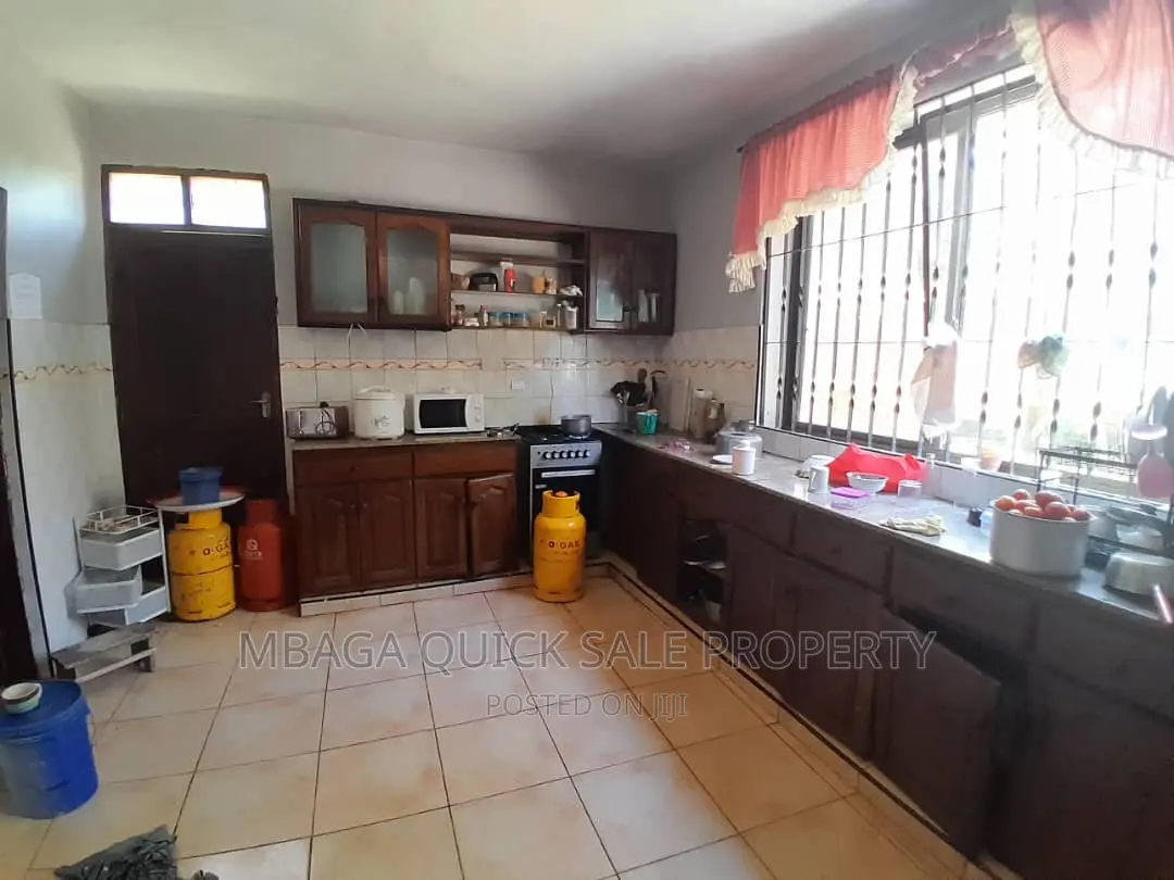 4bdrm House in Boko Dovya, Bunju for sale in Bunju