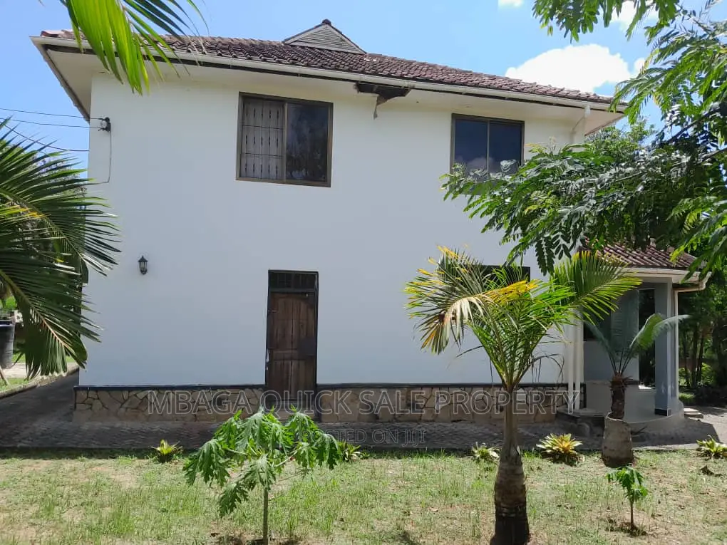4bdrm House in Boko Dovya, Bunju for sale in Bunju