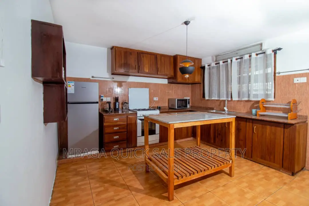 Furnished 4bdrm House in Block 41, Kinondoni for rent in Kinondoni
