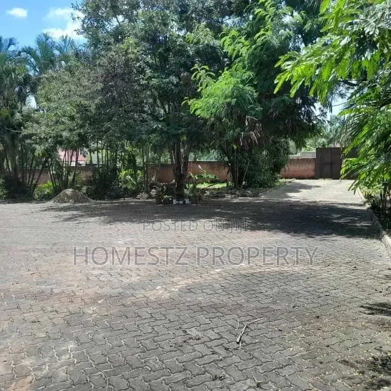 4bdrm House in Boki Dovya, Kinondoni for sale in Kinondoni